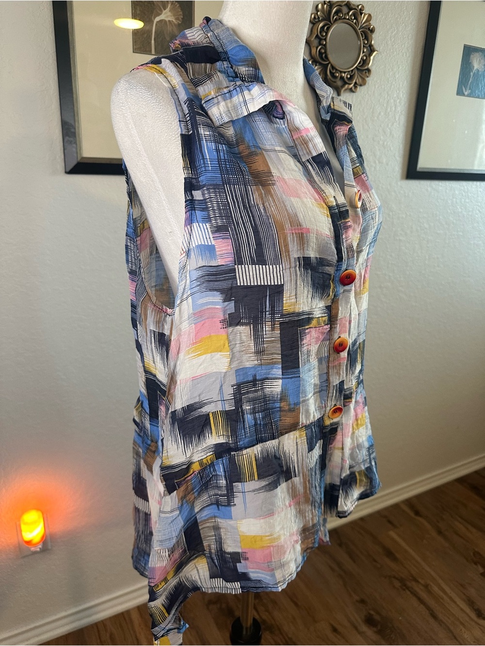 ADORE Sleeveless Abstract Top Women’s Sz L